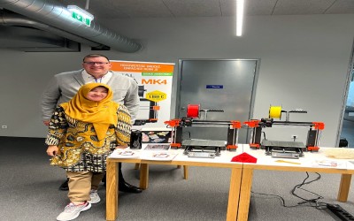 Kepala Sekolah SMP Negeri 13 Surakarta Raih Penghargaan Internasional di Symposium 3D Printing di Johannes Kepler University Linz, Austria